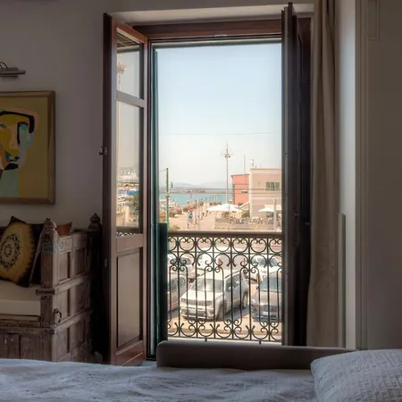 Right House Grand Sur Le Port - Harbour View