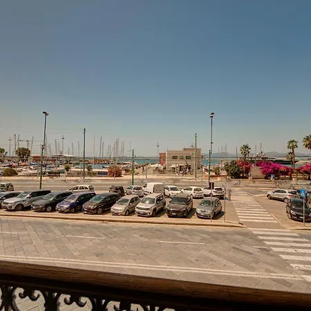 Apartment Right House Grand Sur Le Port - Harbour View