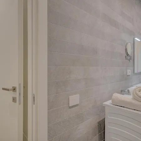 דירה Right House Grand Sur Le Port - Harbour View קליארי