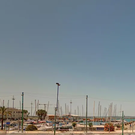 Right House Grand Sur Le Port - Harbour View